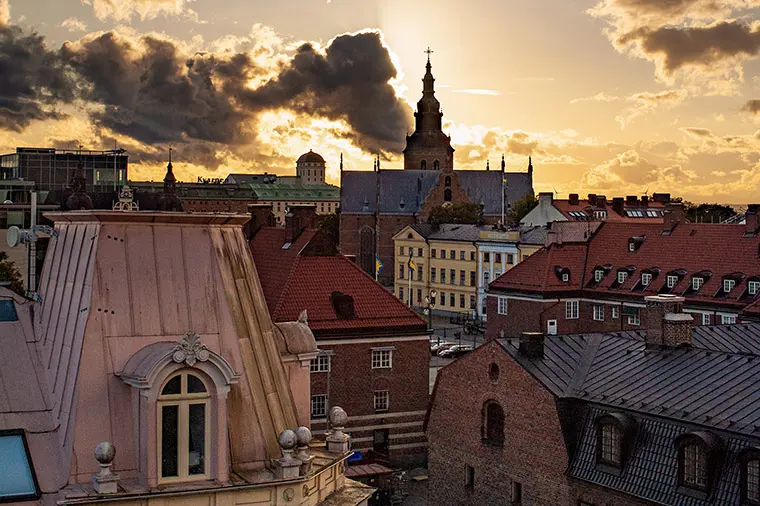 Kristianstad i soluppg&aring;ng.