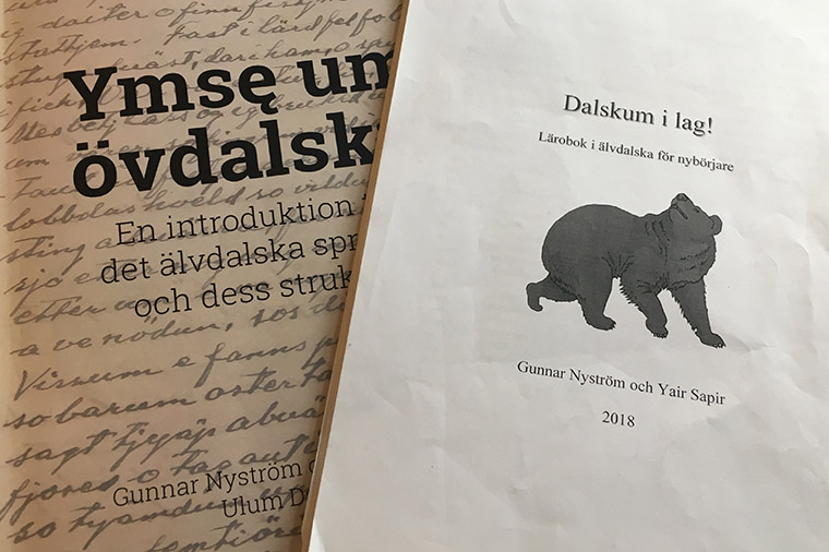 L&auml;rob&ouml;cker i &auml;lvdalska.