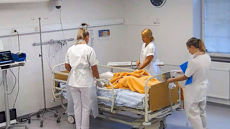 Studenter i simuleringsrummet.