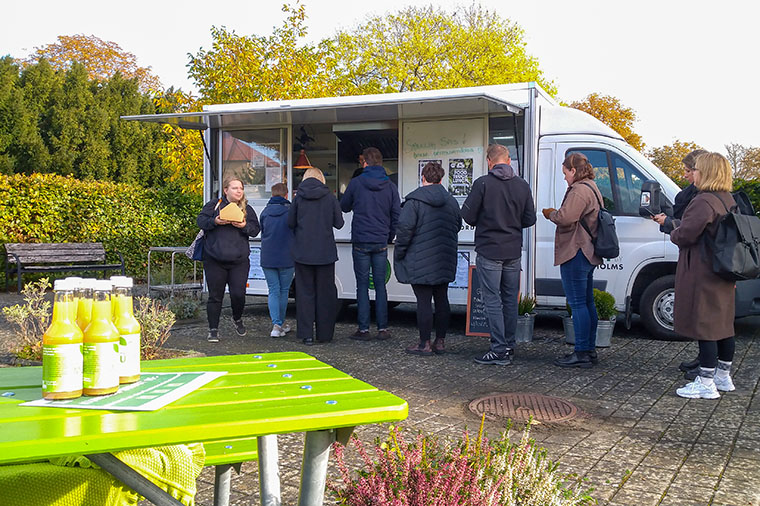 K&ouml;n blev snabbt l&aring;ng utanf&ouml;r gastronomistudenternas l&aring;nade foodtruck.