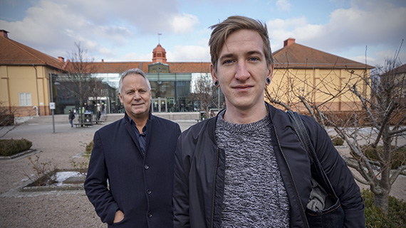 Christoffer Larsson var en av pionj&auml;rerna som konsult f&ouml;r Kristianstad Akademi. Projektledare Mats &Aring;hlander ser fram emot att matcha &auml;nnu fler studenter med f&ouml;retag som beh&ouml;ver konsulthj&auml;lp.