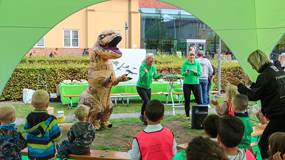 Bolibompa-dansen tillsammans med dinosaurien var en av höjdpunkterna.