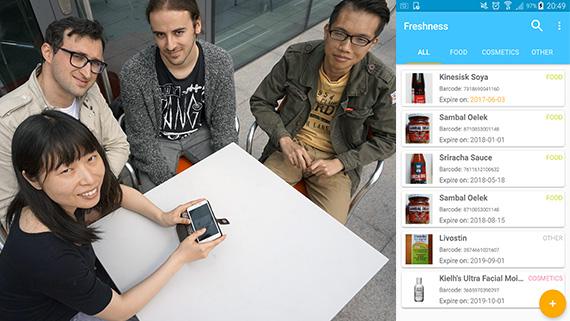 Mobilen håller koll på varans utgångsdatum, visar studenterna Xujia Zhou, Ali Haiderzada, Edoardo Flora och Su Xiho. Genom appen Freshness kan användaren se när varorna passerar bäst-före-datum.