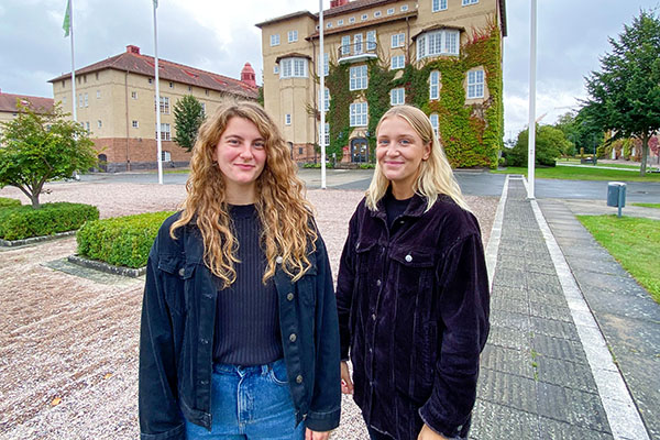 Moa Vitestam och Matilda Rask Olsson p&aring; Landskapsvetarprogrammet vid H&ouml;gskolan Kristianstad.