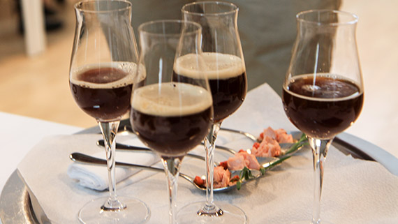 Babylon Ale är en mörk och fyllig folköl på 3,5% som passar bra i hop med mat.