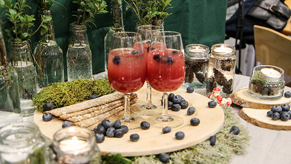 Blåbärskvassen är läskande med toner av bröd i botten.