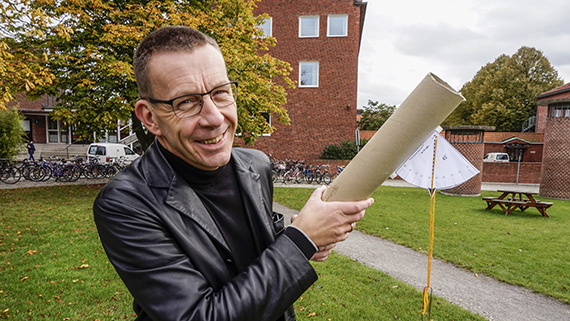 En hush&aring;llsrulle, en gradskiva av papper och en enkel kompass. Det &auml;r allt som beh&ouml;vs f&ouml;r att bli en viktig medhj&auml;lpare i projektet Stj&auml;rnf&ouml;rs&ouml;ket.