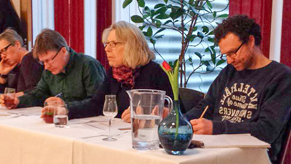 Från vänster: Gun Klevås, Kimmo Rumpunen, SLU, Cissi Lingerud från Centrum för Livsmedelsutveckling i Karlshamn, och Fabian Rimfors, HKR.