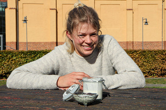 Line Hellström, nyutexaminerad gastronom som kartlagt en egen gårdskultur.