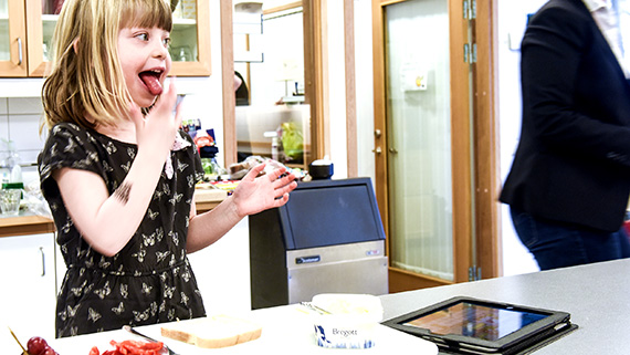 Det finns ett stort intresse fr&aring;n s&aring;v&auml;l pedagoger som m&aring;ltidspersonal att arbeta med m&aring;ltidspedagogik.