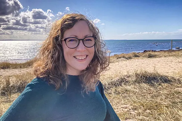 Doktorand Daniella Dinse tycker om att arbeta med h&auml;lsofr&auml;mjandet fr&aring;gor och ser fram emot att f&ouml;rdjupa sig i sambandet mellan fysiska aktiviteter och v&auml;lm&aring;ende bland v&aring;ra &auml;ldre.