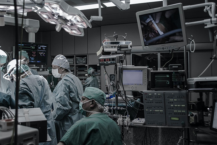 Digitaliserad operationssal p&aring; sjukhus.