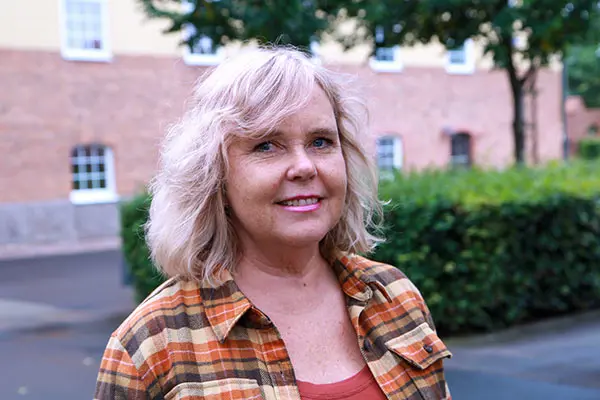 Ingela Furenbäck, univeristetslektor i personal- och arbetslivsvetenskap, samt programområdesansvarig för Personal- och arbetslivsprogrammet vid Högskolan Kristianstad.