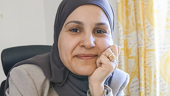 Det &auml;r naturligt att diskutera personcentrerad v&aring;rd med andra forskare eftersom vi h&aring;ller p&aring; att g&ouml;ra om hela sjuksk&ouml;terskeutbildningen p&aring; h&ouml;gskolan med fokus p&aring; just detta, menar Atika Khalaf, just hemkommen fr&aring;n ett internationellt m&ouml;te p&aring; Malta