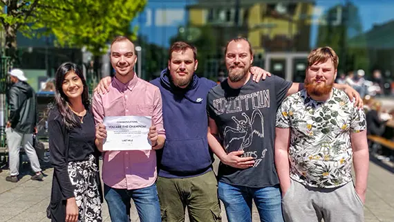 Vinnarna fr&aring;n H&ouml;gskolan Kristianstad fr&aring;n v&auml;nster: Mashal Iqbal, Rasmus Eriksson, Liridon Smailji, Simon Westerdahl och Oskar Forssman.