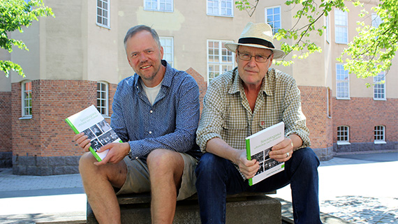 Tv&aring; av antologins f&ouml;rfattare, Joakim Thelander och Gudmund Jannisa.