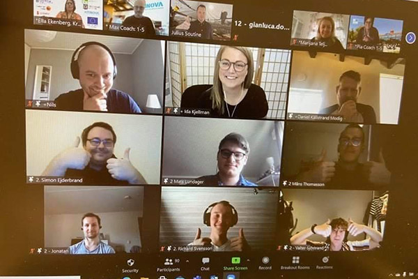 Vinnande laget fr&aring;n datastudenterna med id&eacute;n till appen som ska minska matsvinnet, innan du ens k&ouml;pt ingredienserna.