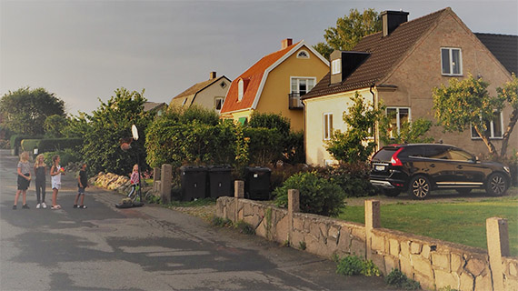 Gata i villakvarter.