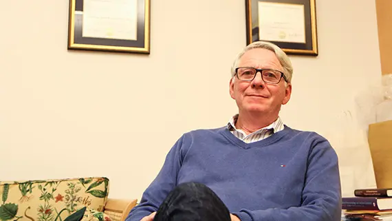 Stefan Renvert, professor i oral hälsovetenskap, har flera globala projekt i gång. Stefan Renvert, professor i oral hälsovetenskap, har flera globala projekt i gång.