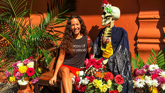 D&iacute;a de los muertos &auml;r en stor h&ouml;gtid i Latinamerika, och inneb&auml;r betydligt st&ouml;rre och mer firande &auml;n Alla sj&auml;lars dag g&ouml;r h&auml;r.