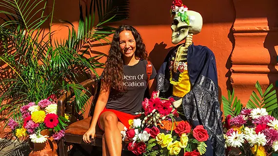 D&iacute;a de los muertos &auml;r en stor h&ouml;gtid i Latinamerika, och inneb&auml;r betydligt st&ouml;rre och mer firande &auml;n Alla sj&auml;lars dag g&ouml;r h&auml;r.