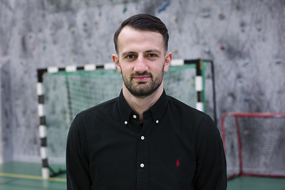 Liridon har läst till lärare i fritidshem.