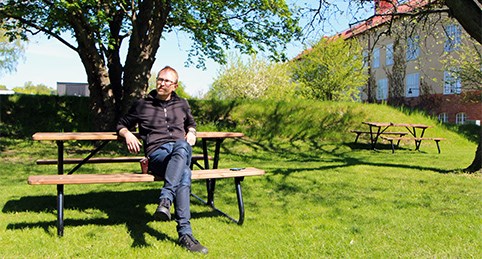 Anders Jönsson Som sitter på bänken