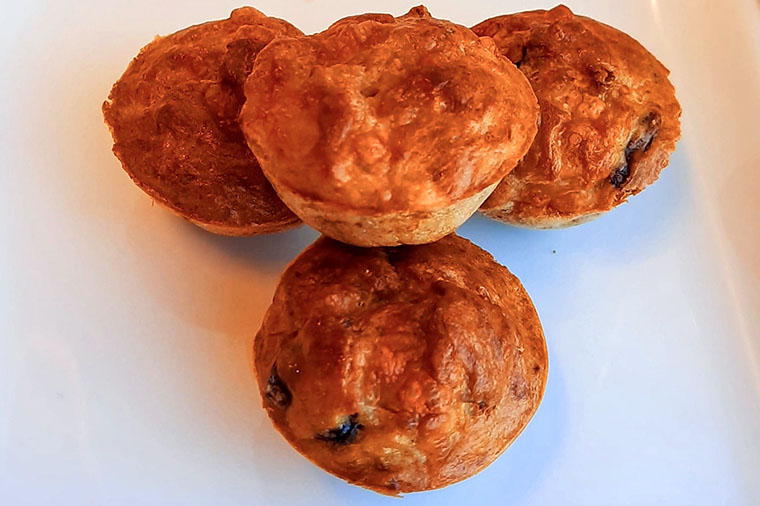 Fiskkakor p&aring; fat.