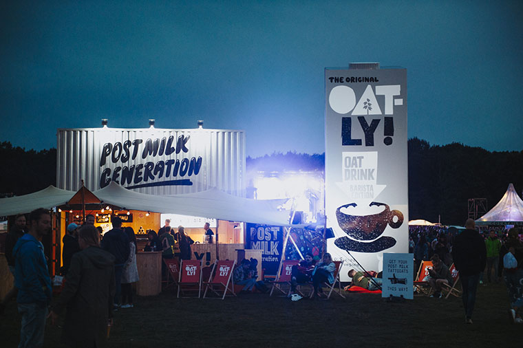 Oatly p&aring; festival. Pressbild fr&aring;n Oatly.