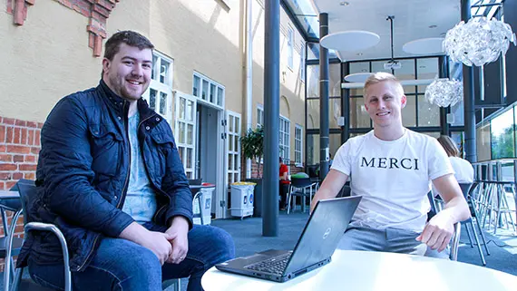 Martin M&aring;nsson och Felix Karlsson, tv&aring; tredjedelar av trion bakom appen Studentlife.