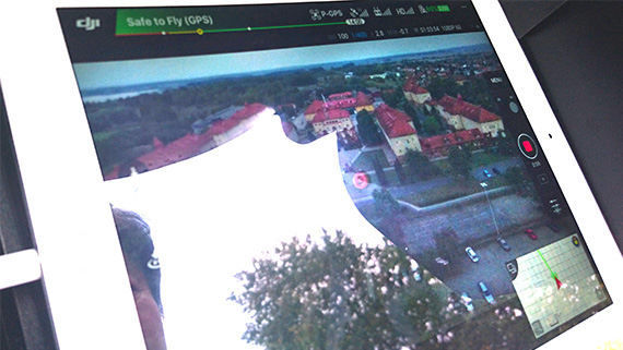 Med dr&ouml;nare filmades H&ouml;gskolan Kristianstad fr&aring;n ovan.