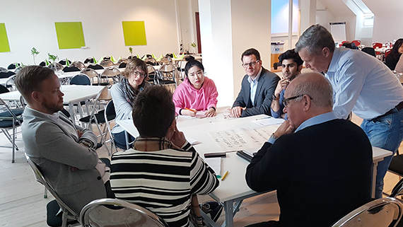 Affärsmodeller presenteras.