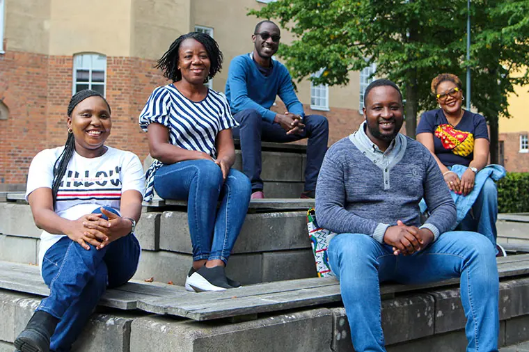 Internationella studenter med SI-stipendium, fr&aring;n v&auml;nster: Oluwatosin Aromokun, Gertrude Toezay, Edgar Asiimwe, Elvis Mukogo och Omowunmi Ayinde.