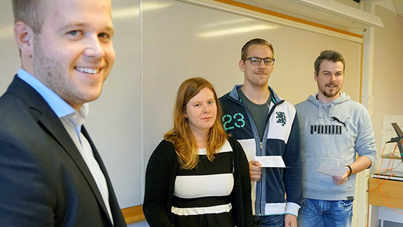 Förstaårsstudenterna Julia Stigbro, Adam Ågren och Donatas Sonas anmälde sitt intresse till studenthandläggare Martin Riis, och menar att man som student måste vara öppen och ta in så mycket information som möjligt.