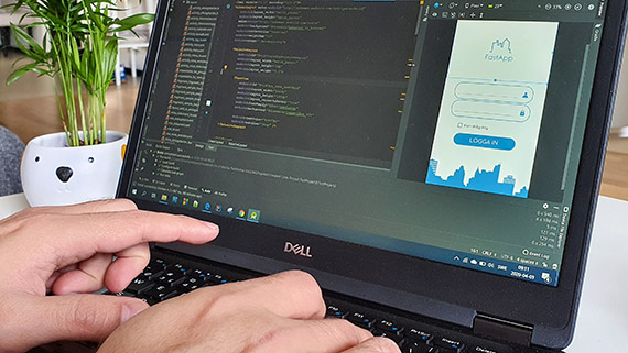 Mycket av programmeringen sker i Android Studio.