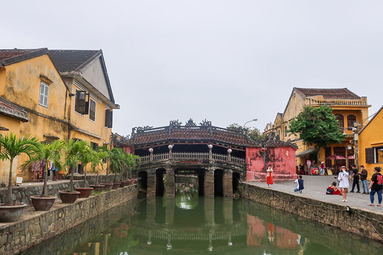 En av de &auml;ldsta och mest k&auml;nda sev&auml;rdheterna i Hoi An, Cau Chau Pagoda, influerad av japansk kultur och mer &auml;n 400 &aring;r gammal.