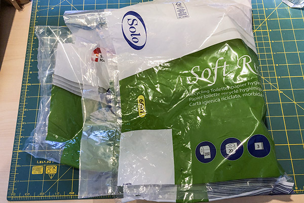 Ta en plastp&aring;se eller plastf&ouml;rpackning, som denna toalettrullef&ouml;rpackning.