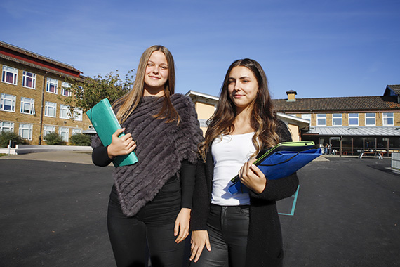Alma Hajdarevic och Ema Subo &auml;r tv&aring; av eleverna som deltagit i Pulsstudien.