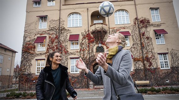 Lisa Klinga och Sandra Adolfsson. Lisa Klinga och Sandra Adolfsson.