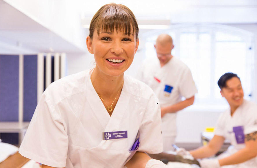 Sjuksk&ouml;terskestudent.