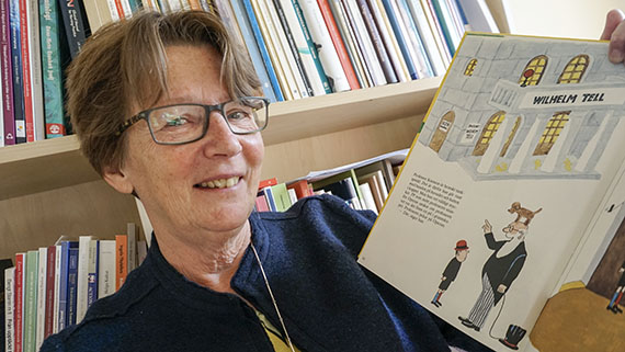 Kerstin Blomqvist kan se vissa likheter mellan sig själv och professor Scienson – en tankspridd typ som kan väldigt mycket. 