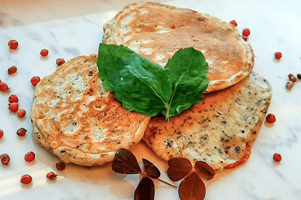 Pannkakor i form av blinier.