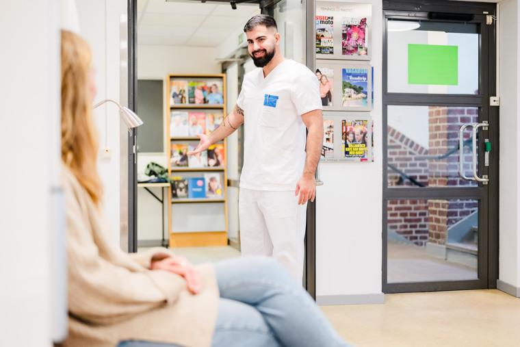 Tandhygieniststudent hälsar välkommen
