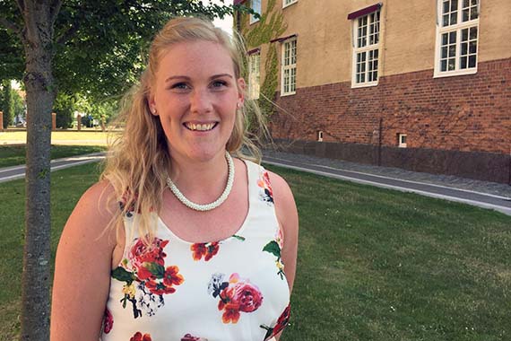 Lina Hansson, tidigare student på Ekonomprogrammet - bank och finans