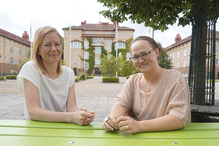 Elina Kainulainen och Sara Lack.