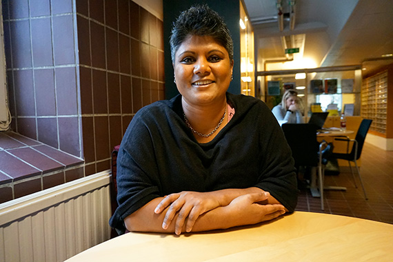 Jenny Lindkvist studerar till sjuksk&ouml;terska p&aring; H&ouml;gskolan Kristianstad 