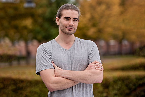 Alexander Hide and seek