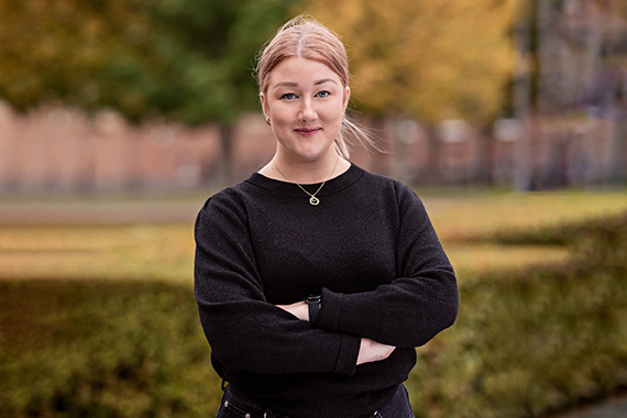 Linnea hide and seek