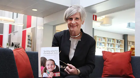 Barbro Bruce Barbro Bruce, Docent i utbildningsvetenskap med inriktning specialpedagogik, med prisade läroboken Språklig sårbarhet i förskola och skola.